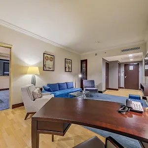 κάντε κράτηση εδώ