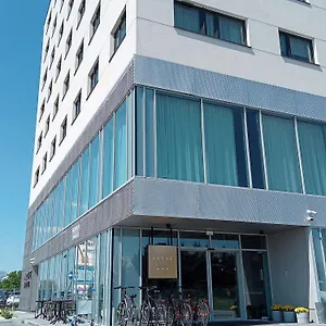 Hotel Arche Airport